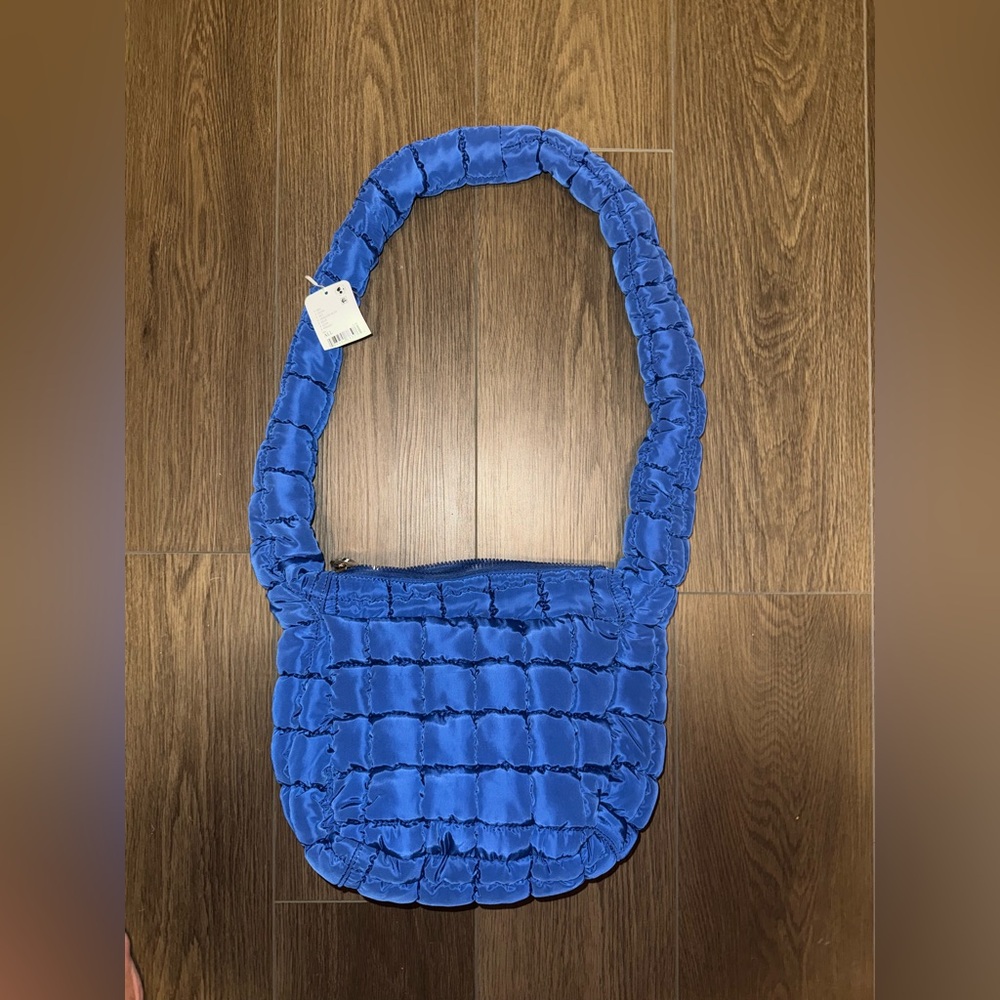 NWT Free People Quilted Mini Carryall Sling Athletic Blue - Picture 3 of 5